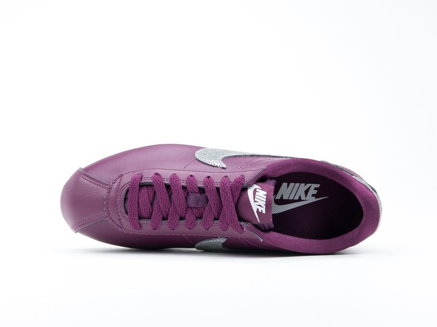 Punto muerto Espectáculo obtener Nike Classic Cortez Premium Bordeaux Wmns - 905614-601 - TheSneakerOne