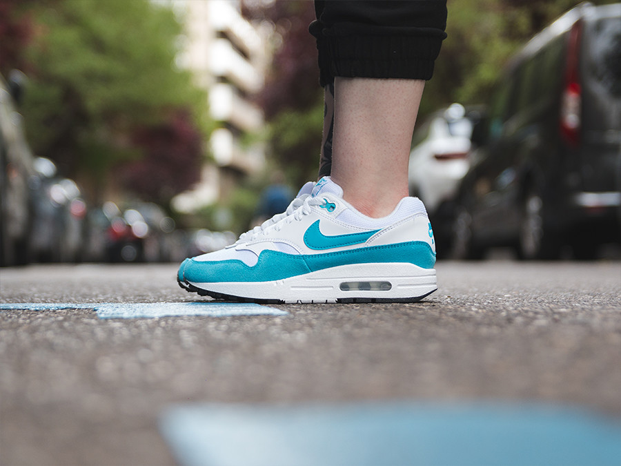 NIKE AIR MAX 1 WHITE-LT BLUE - 319986-117 - sneakers mujer
