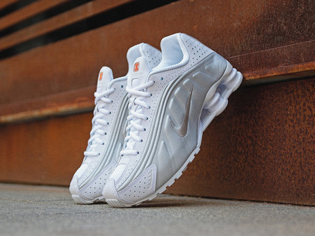 SHOX R4 WHITE METALLIC SILVER - 104265-131 - - TheSneakerOne