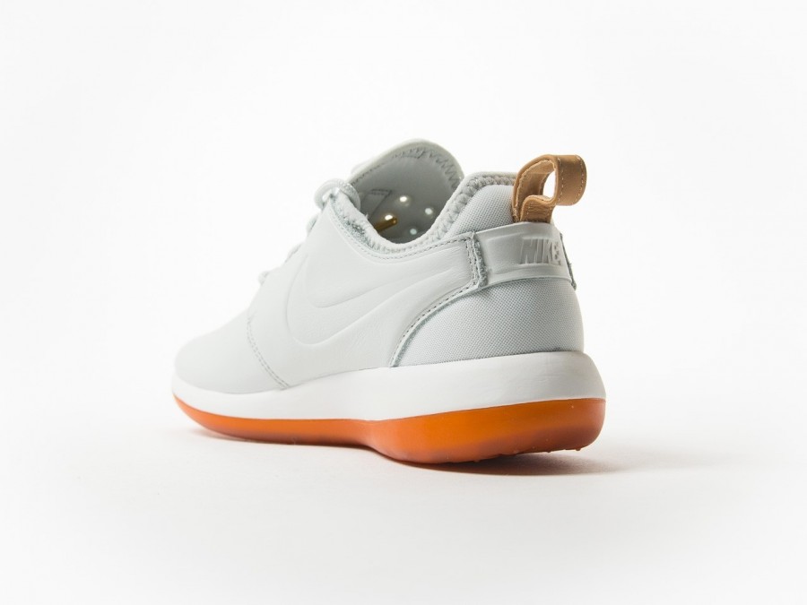 Desventaja cruzar vecino Nike Roshe Two Leather Premium White - 881987-100 - TheSneakerOne