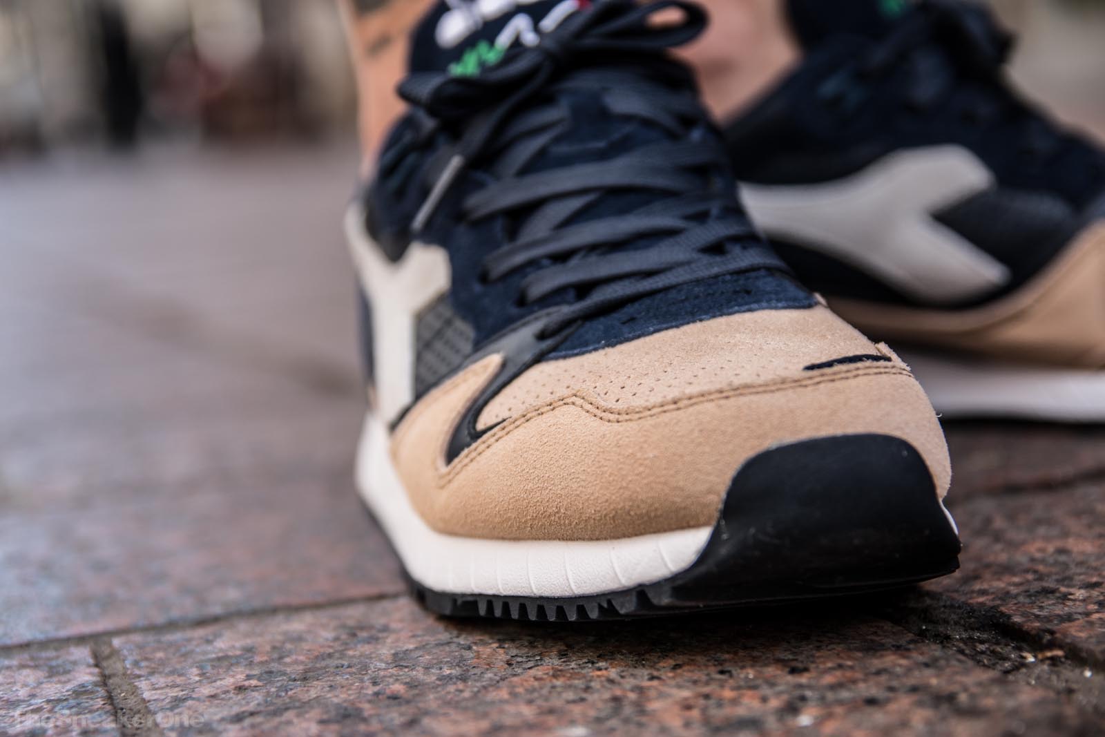 Diadora v7000